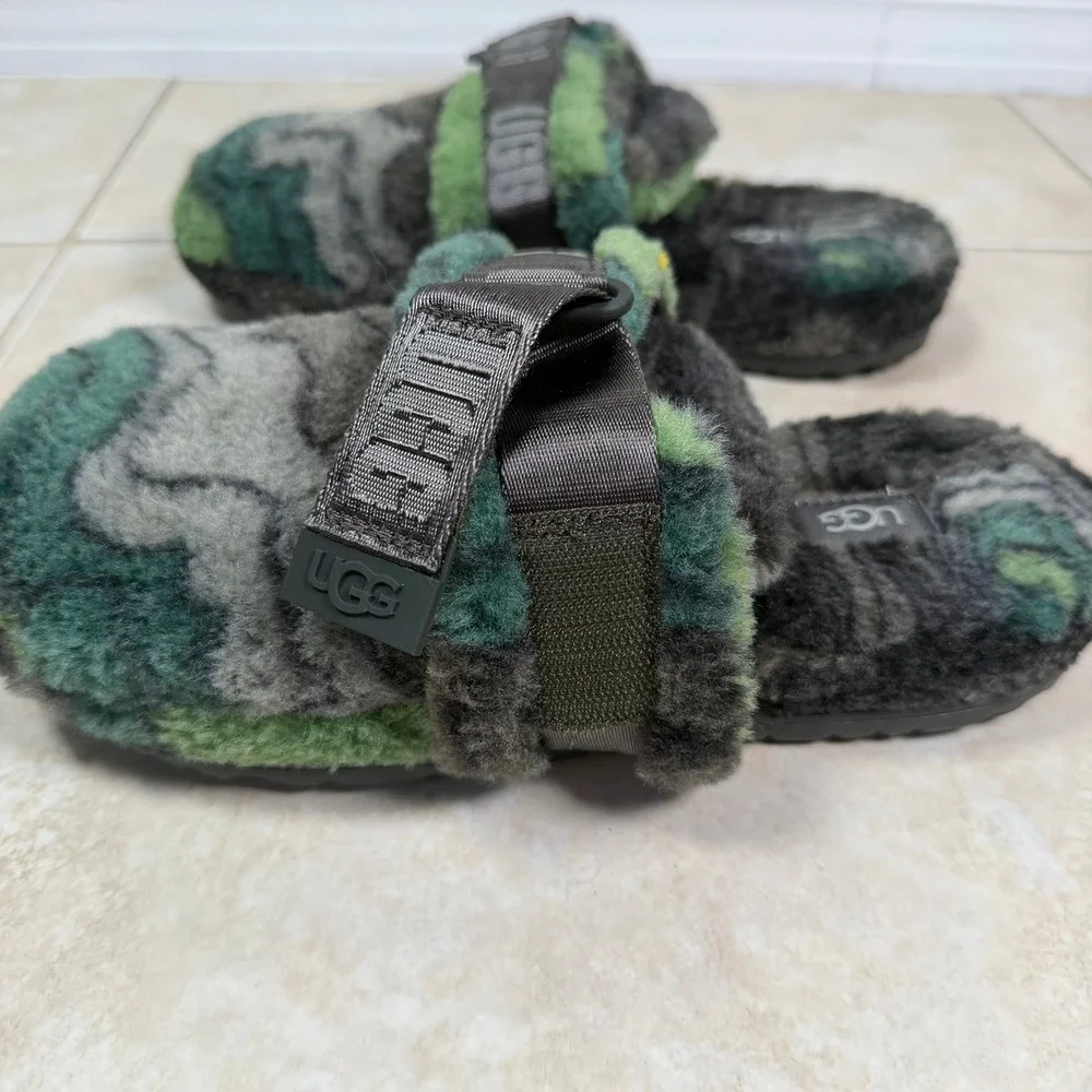 UGG Fluff It Slippers Mens 6 Women 8 Burnt Olive Camo Topo Slides 1134110